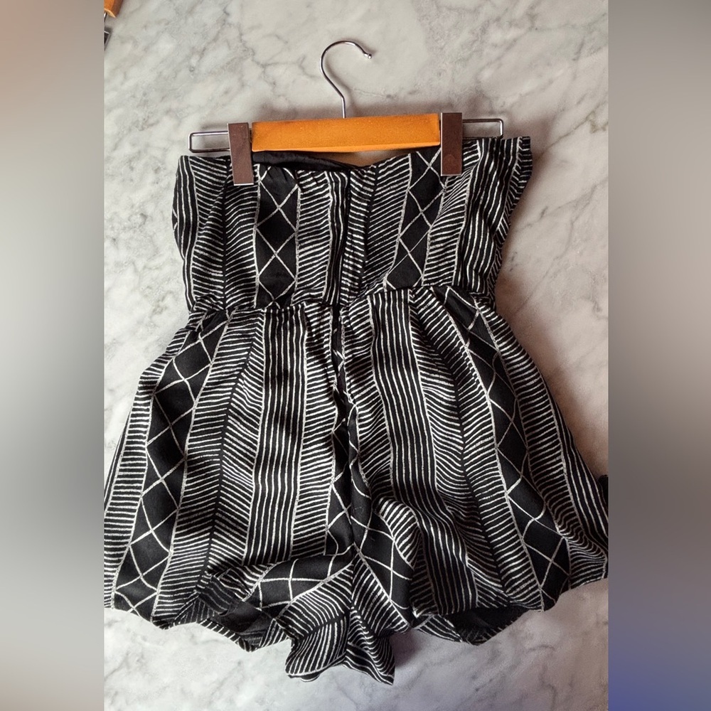 Amuse Society Strapless Romper Small - Picture 8 of 8